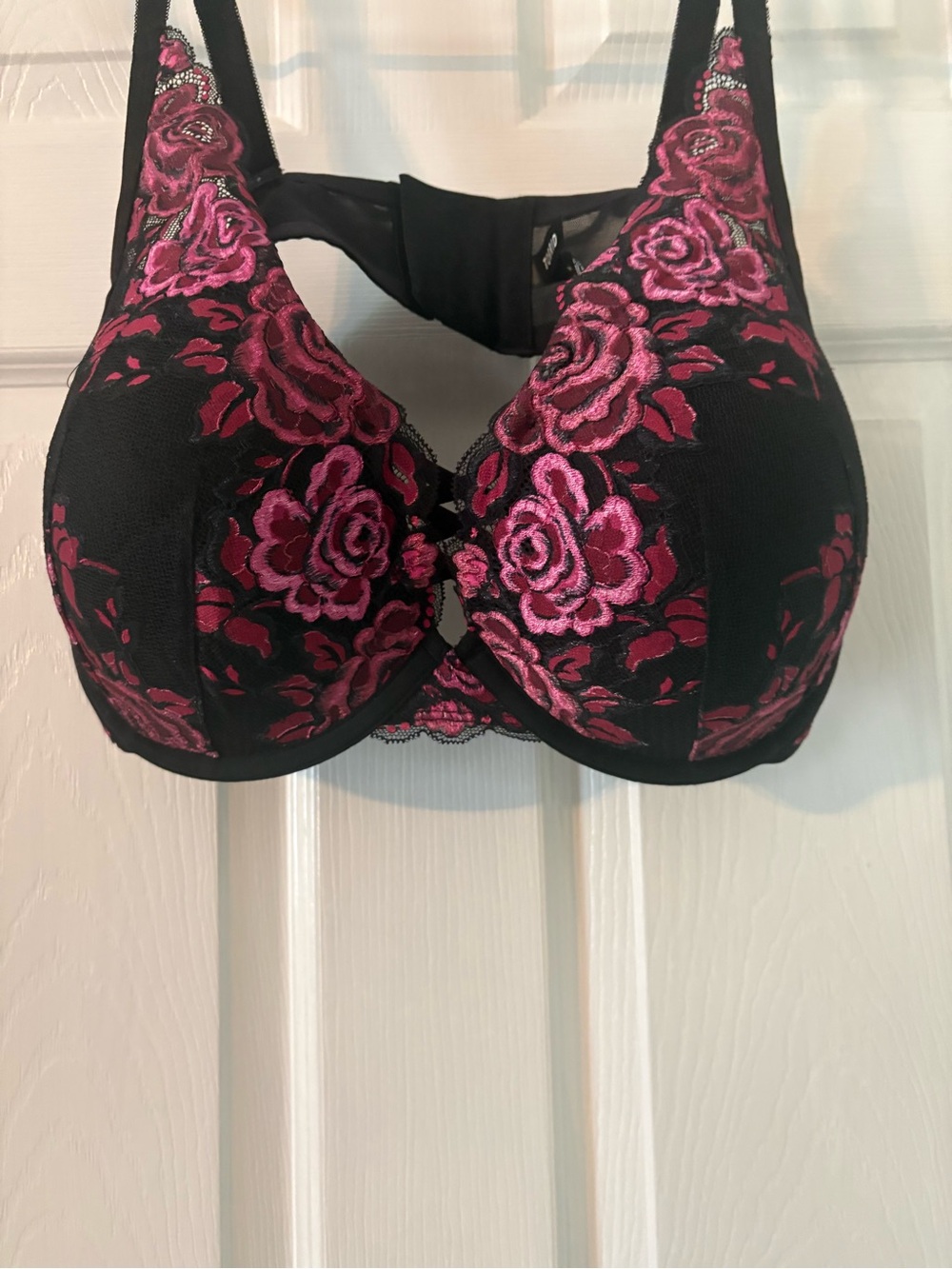 Black Pink Floral Lace Plunge Underwire Bra Torrid 42D